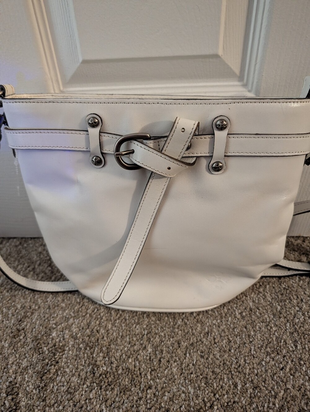 Patricacia Nash Eleanor Bucket White Leather Crossbody Bag with Knot Detail